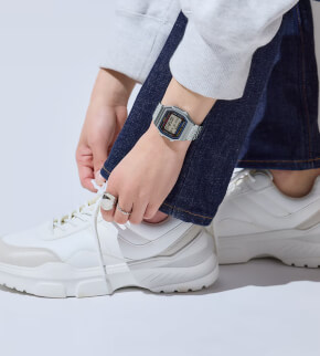 Casio ABL-100WE-1AEF s krokoměrem a Bluetooth